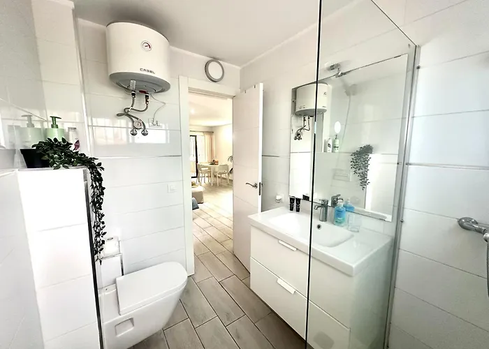 Apartamento Sur Y Sol Junto Al Mar By Deihu Experiences Los Cristianos (Tenerife)